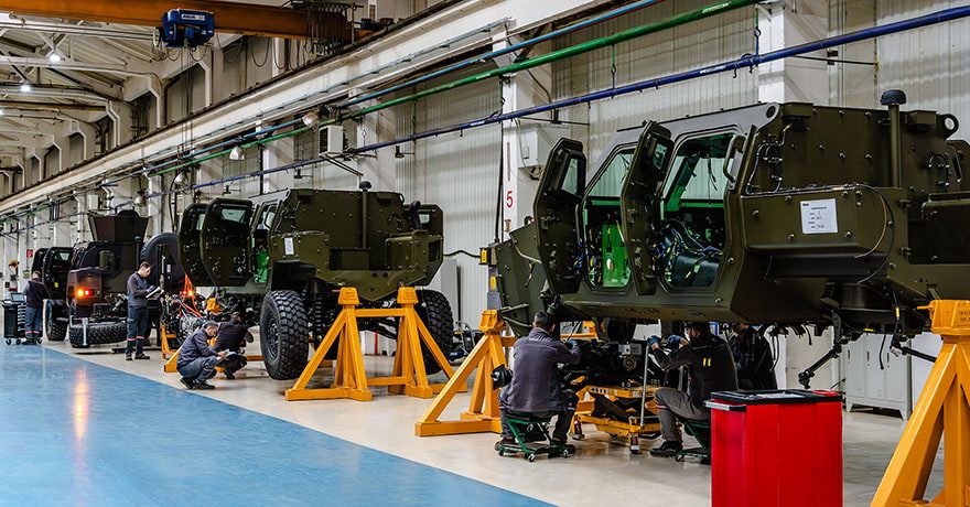 OTOKAR Automecanica Mediaș fabrikasından çıkan Romanya üretimi COBRA II 4x4 zırhlı araçlar teslimat gününde