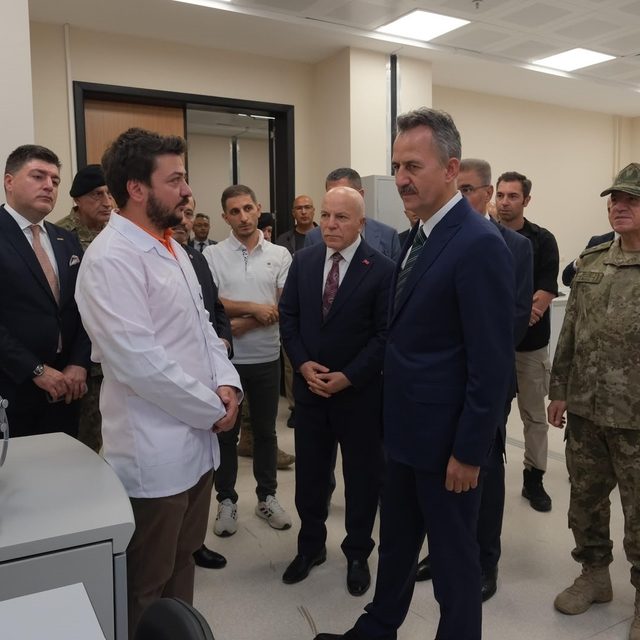 TSKGV Erzurum Bölge Temsilciliği açılışında protokol heyeti tesisi geziyor