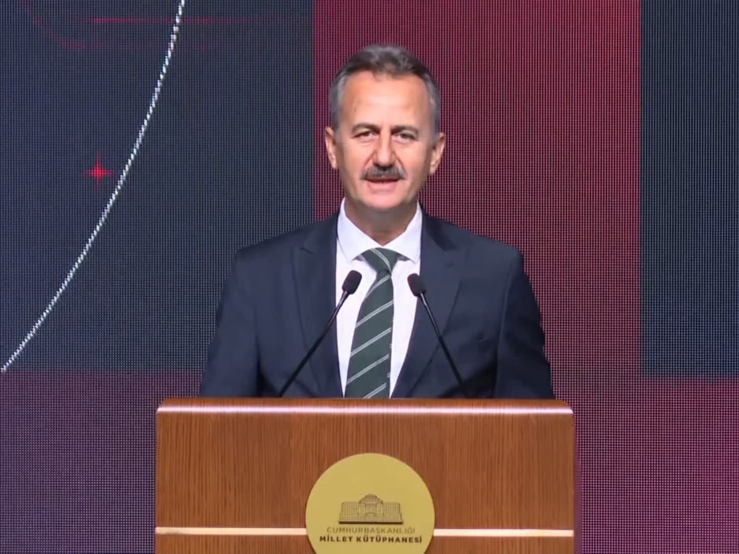 Millî Yetkinlik Hamlesi yıl dönümü programında salonu dolduran katılımcılar