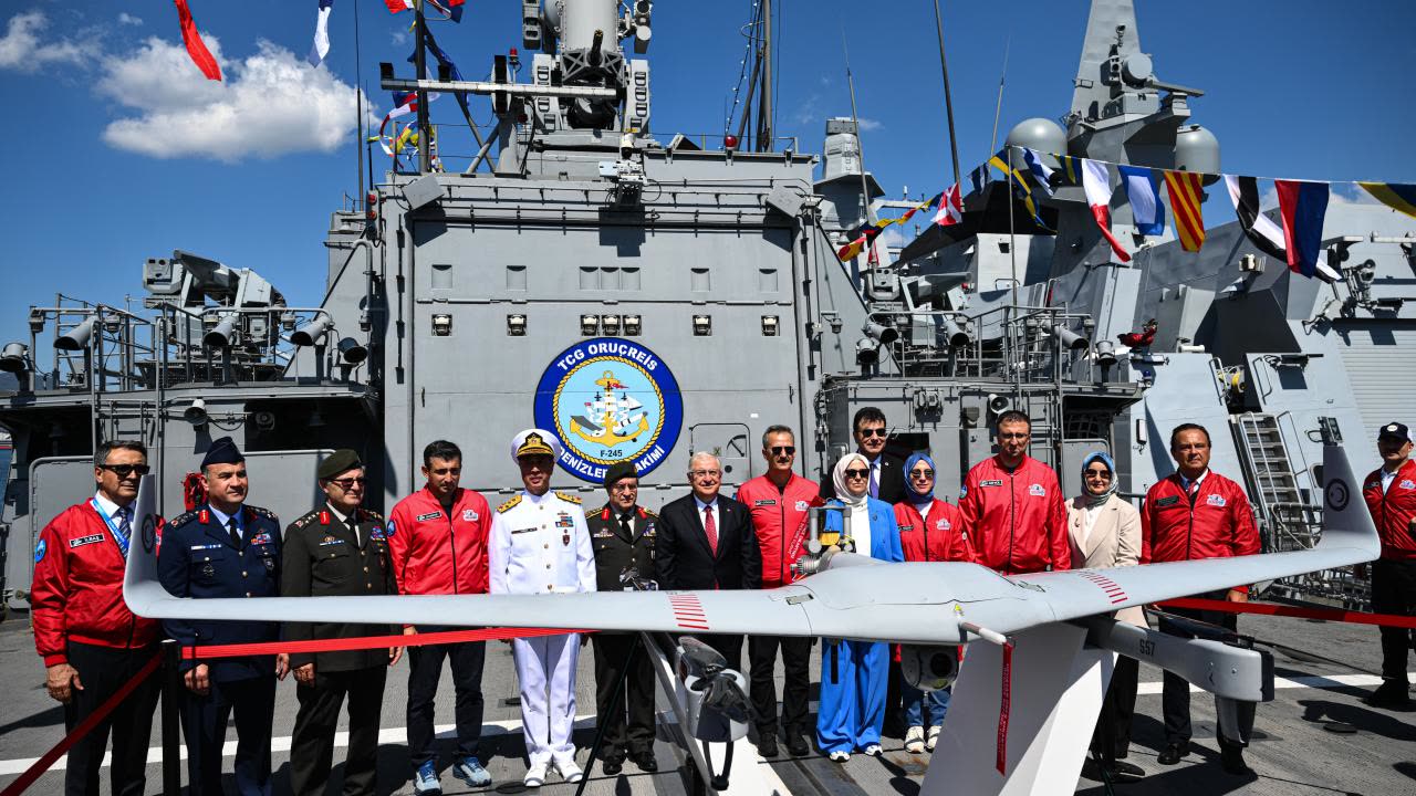 Bayraktar KALKAN Dikey İniş Kalkışlı İnsansız Hava Aracı TCG Oruçreis envanter töreninde