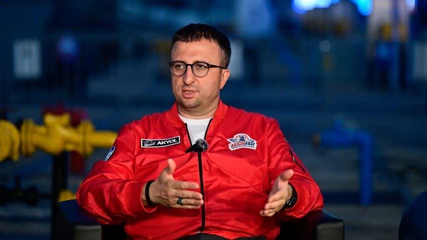 ASELSAN Genel Müdürü Ahmet Akyol Mavi Vatan'da açıklama yaparken