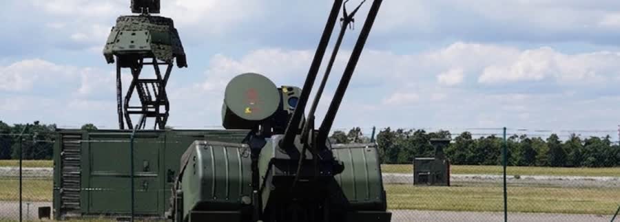 Rheinmetall hava savunma sistemi ve radar açık alanda