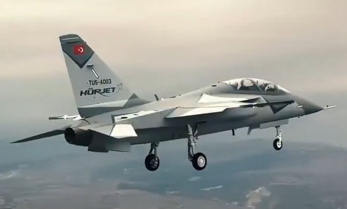 HÜRJET PT2 prototipi uçuş halinde
