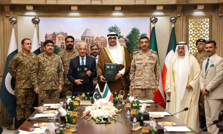 Pakistan ve Kuveyt savunma iş birliği anlaşması imza töreni