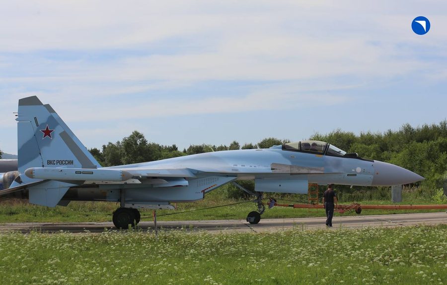Rus Hava-Uzay Kuvvetleri Su-35S savaş uçağı apronda