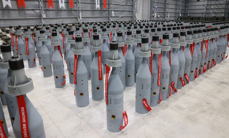 ASELSAN LGK-82 lazer güdüm kiti üretim hattında sıralanmış mühimmatlar