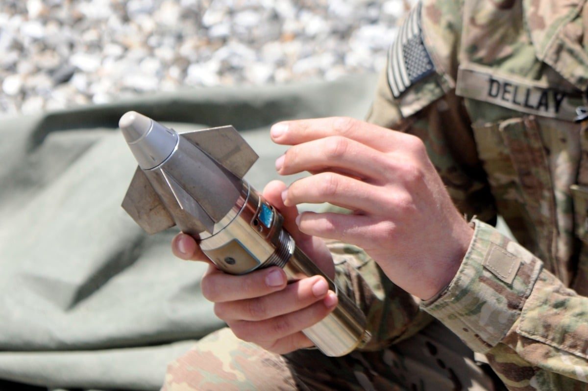 155 mm topçu mühimmatına takılan hassas güdüm kiti