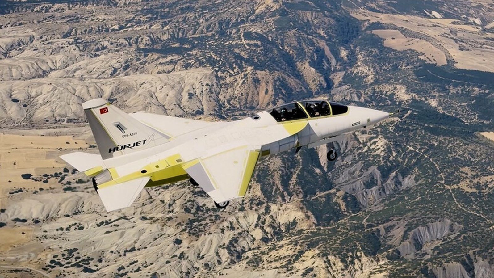 TUSAŞ üretimi HÜRJET jet eğitim uçağı ilk uçuşunda