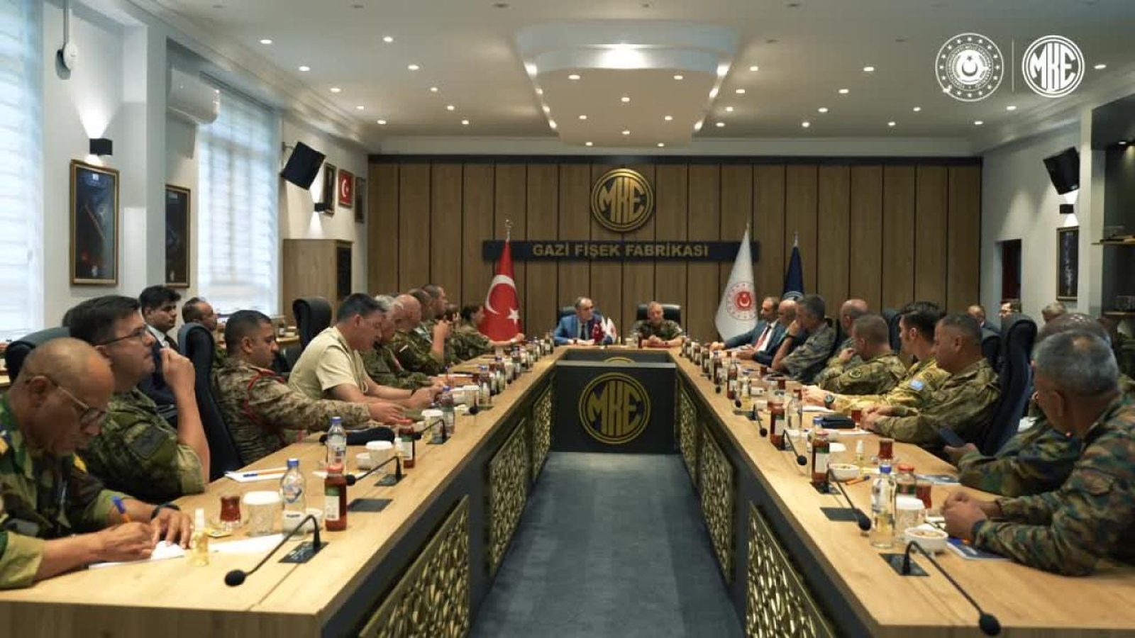MKE tesislerini ziyaret eden askerî ataşe heyeti