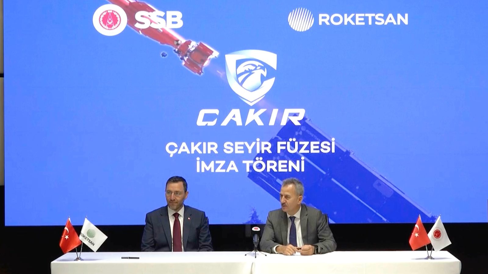 SSB ve ROKETSAN yöneticileri ÇAKIR Seyir Füzesi imza töreninde