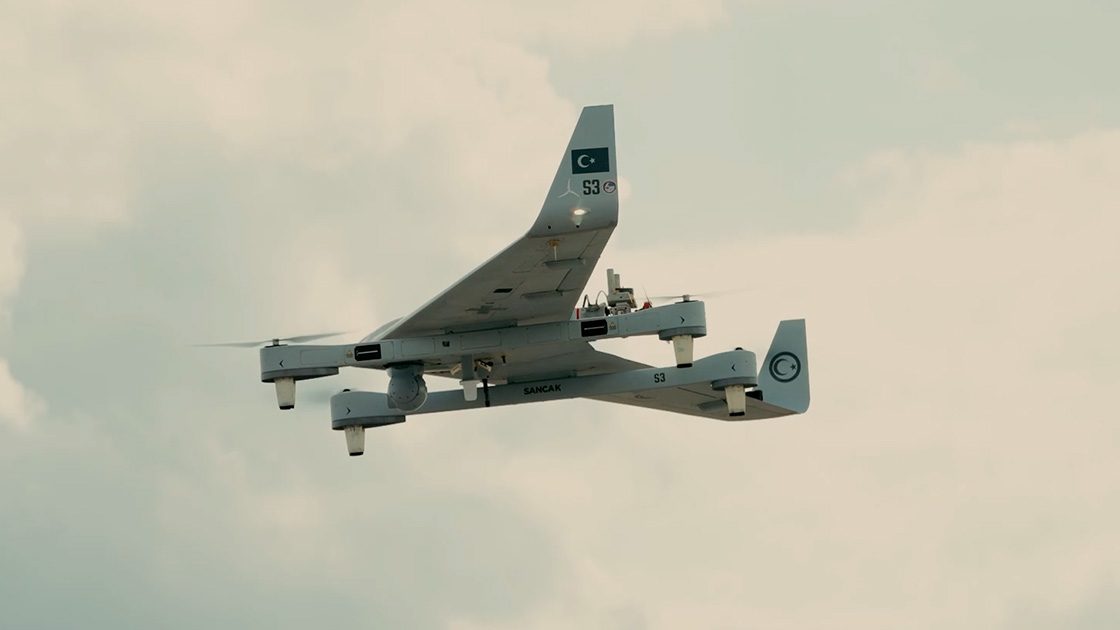 Baykar K2 kamikaze İHA uçuş hâlinde