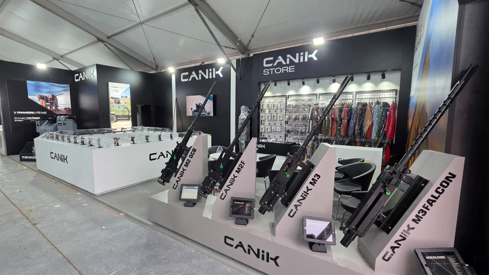 CANİK standında ağır makineli tüfekler